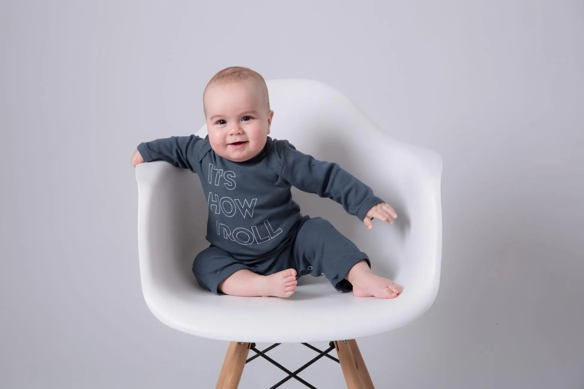 It’s how I roll Baby Grow All-in – One – detail view